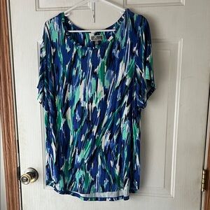 Apt. 9 Vibrant Blue and Green Patterned Tee